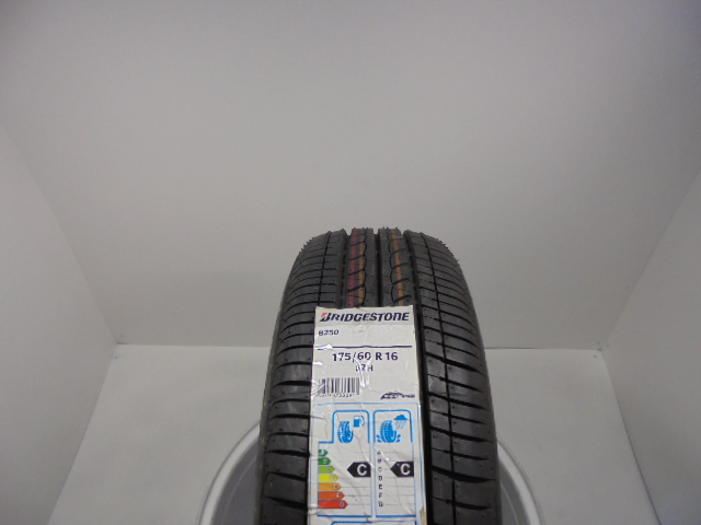 Bridgestone B250 reifen