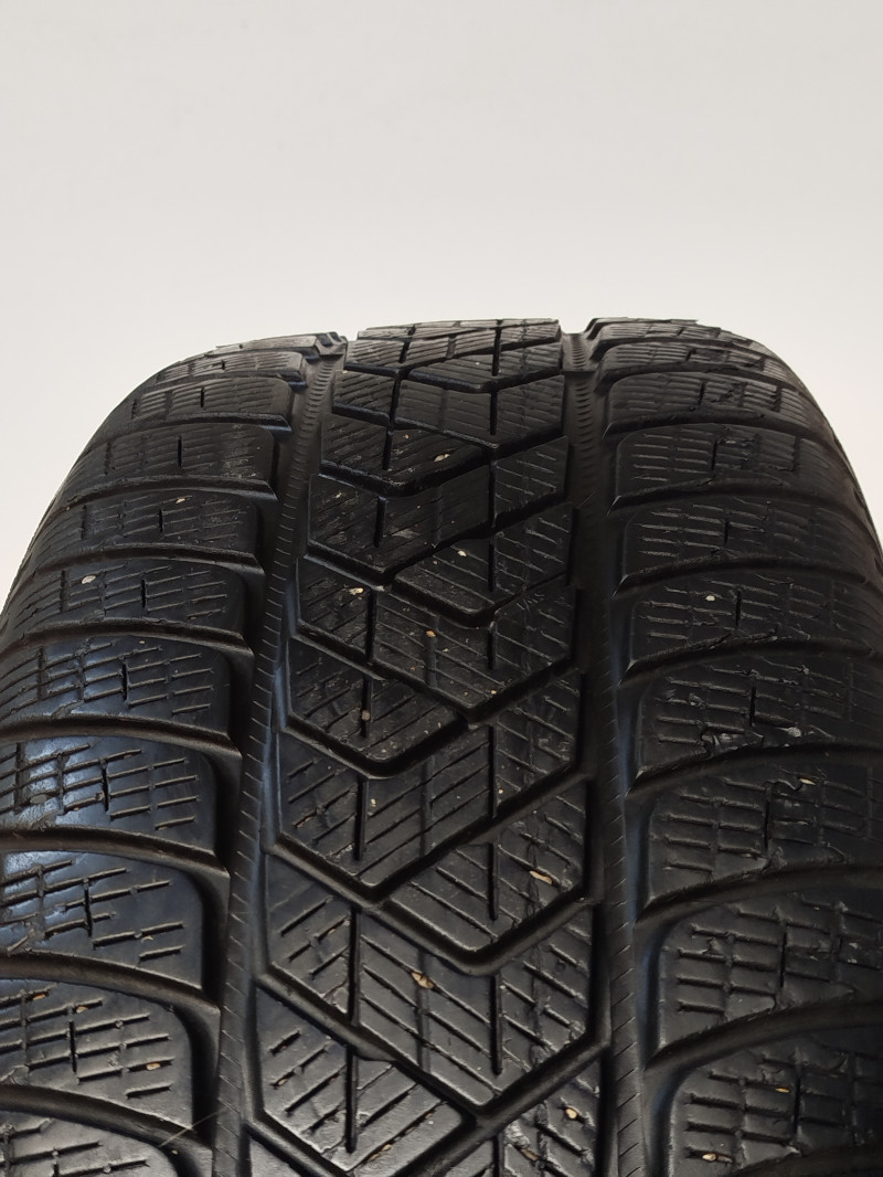 Pirelli Scorpion Winter reifen